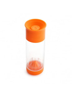 MIRACLE FRUIT INFUSER ORANGE,ΠΟΤΗΡΙ ΜΕ ΕΝΣΩΜΑΤΩΜΕΝΟ ΣΤΥΦΤΗ ΓΙΑ ΦΡΟΥΤΑ & ΒΑΛΒΙΔΑ 360 ΜΟΙΡΕΣ ΧΩΡΙΣ ΣΤΟΜΙΟ ΜΕ ΧΩΡΗΤΙΚΟΤΗΤΑ 590ml ΣΕ ΠΟΡΤΟΚΑΛΙ ΧΡΩΜΑ ΓΙΑ ΕΝΗΛΙΚΕΣ